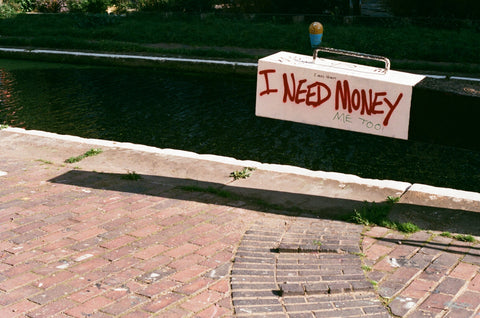 Marjian Tsatsaros Tyagi, Help me, I'm poor! (2025)